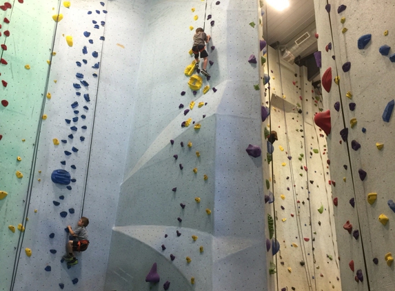 Roca Climbing & Fitness - Rochester, MN