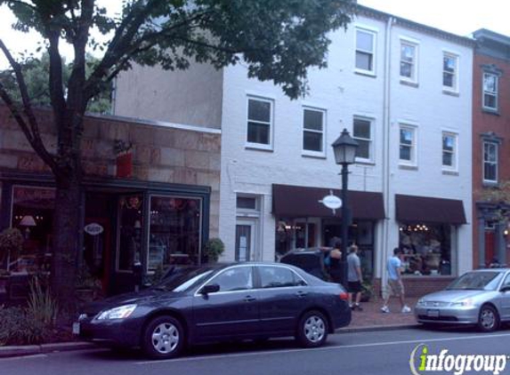 Pink & Brown - Alexandria, VA