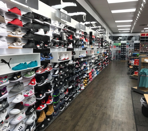 Hibbett Sports - Columbia, TN