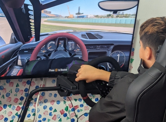 Dream Gaming - Oxnard, CA. Racing Sim - Forza