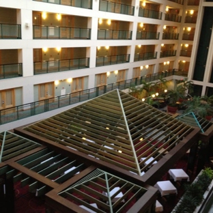 DoubleTree Suites by Hilton Hotel & Conference Center Chicago-Downers Grove - Downers Grove, IL