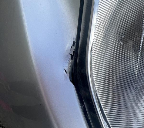 Giant Smash Repairs - Auburn, NSW