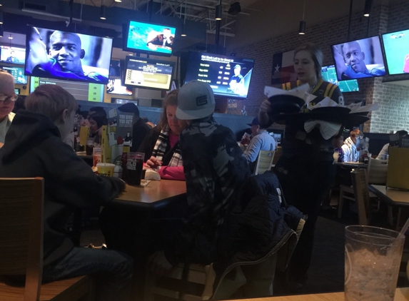 Buffalo Wild Wings - Burleson, TX