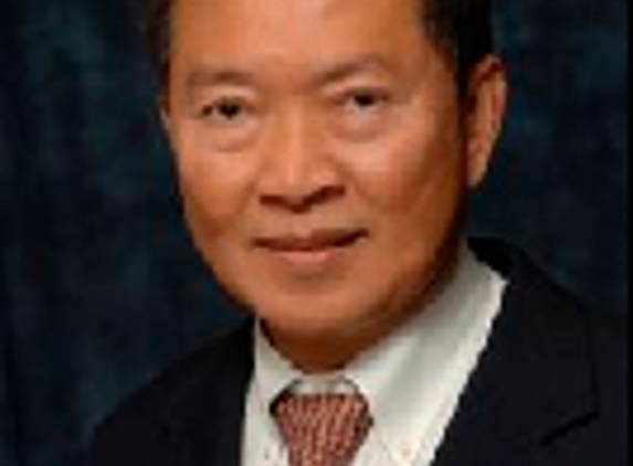 Dr. Kajorndej Komutanon, MD - Chicago, IL