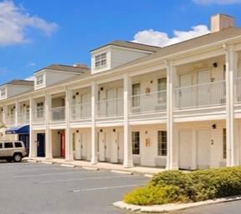 Baymont Inn & Suites - Georgetown, SC