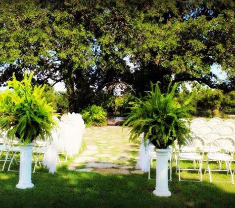 Birdsong Farms Wedding Cottage - Ardmore, OK