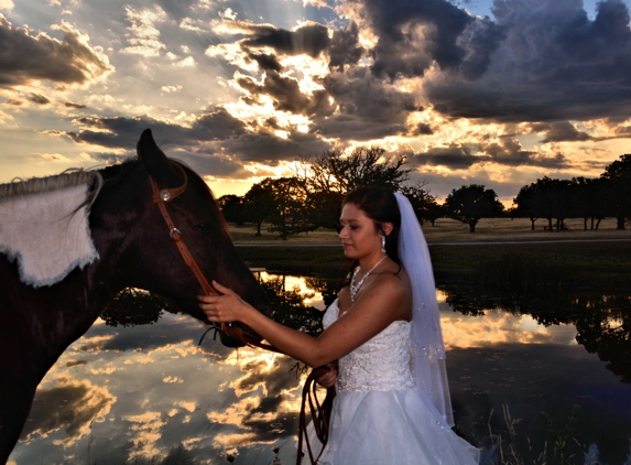 Painted Lakes Venue - Bryson, TX