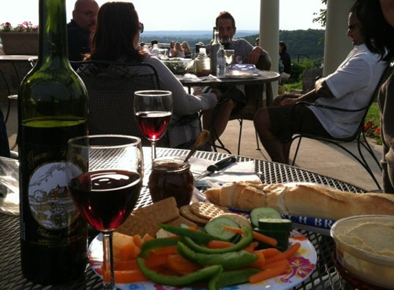 Gouveia Vineyards - Wallingford, CT