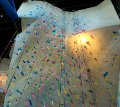 Sacramento Pipeworks Climbing and Fitness - Sacramento, CA