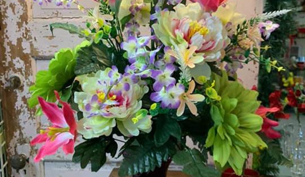 The Surprise Bouquet - Lawrenceburg, TN