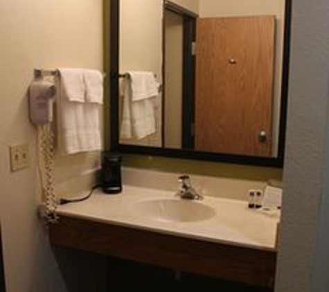 AmericInn - West Burlington, IA