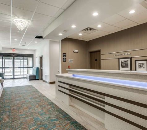 Hampton Inn & Suites North Dallas Central Expy - Dallas, TX