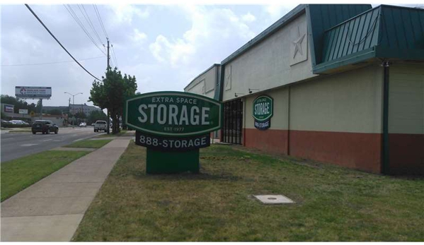 Extra Space Storage - Dallas, TX