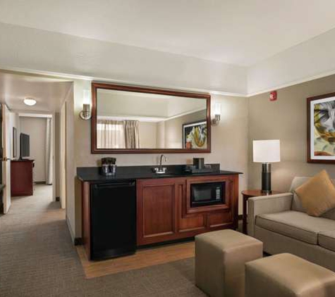 Embassy Suites by Hilton Brunswick - Brunswick, GA