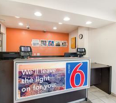 Motel 6 - Phoenix, AZ