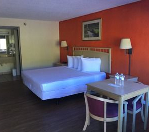 Country Hearth Inns and Suites - Kissimmee, FL