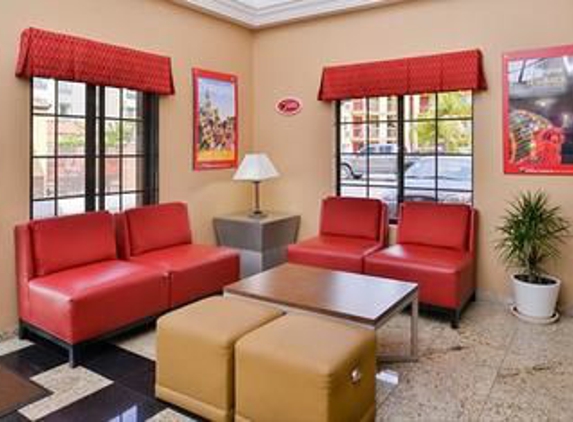 Best Western Plus Raffles Inn & Suites - Anaheim, CA