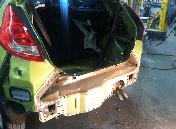 Bugs Collision & Restoration - Stockton, CA