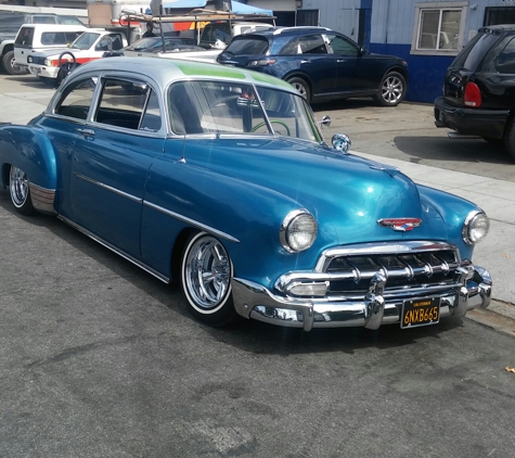 Roberto's Custom Upholstery - San Jose, CA. Auto chevi 1950