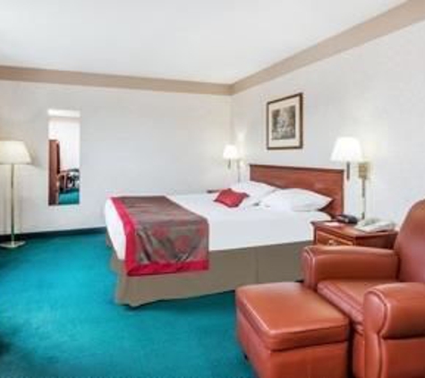 Ramada Limited - Strasburg, OH