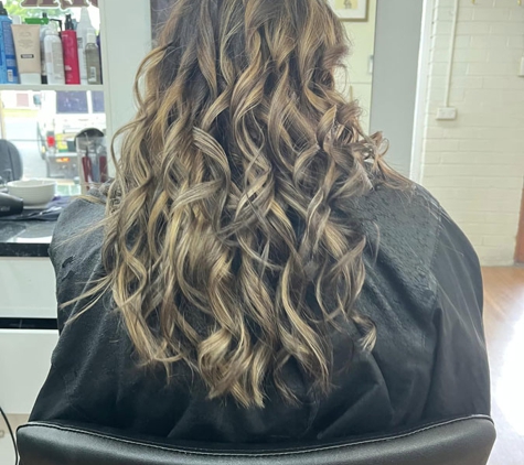 La Rose Hairstylists - Miles, QLD