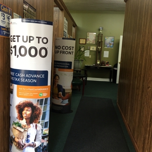 Jackson's Income Tax Services Plus - Albany, GA. Hallway to clients waiting area