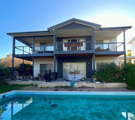 Chris Watt Painting - Morphett Vale, SA. exterior timber painting