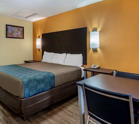 Econo Lodge - Nashville, TN