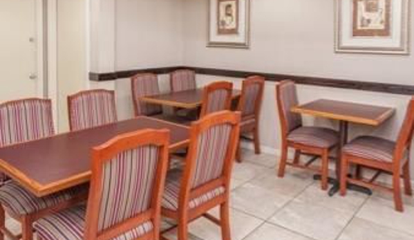 Days Inn by Wyndham Fort Wayne - Fort Wayne, IN