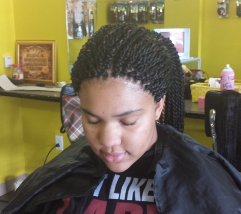 Dyca's Hair Braiding - Upper Darby, PA