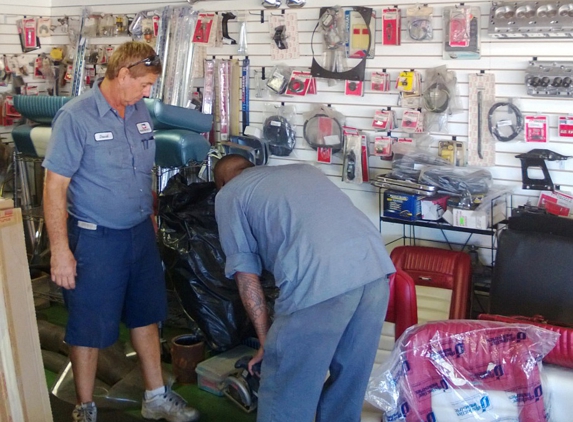 Mustang Auto and Classic Cars - El Cajon, CA