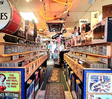 Space Monkey Records - Evansville, IN