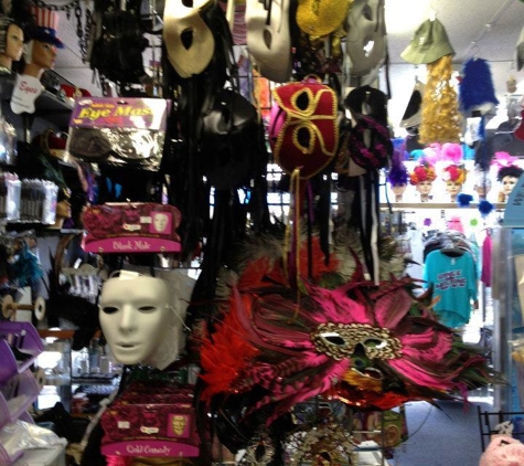 Artistic Costumes & Dance Fashions Inc - Towson, MD