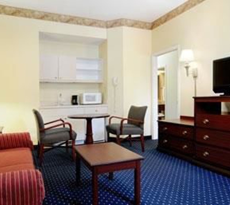 Baymont Inn & Suites - Tallahassee, FL