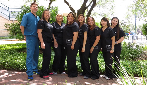 Michael Kyle Raymond, DDS - West Lake Hills, TX