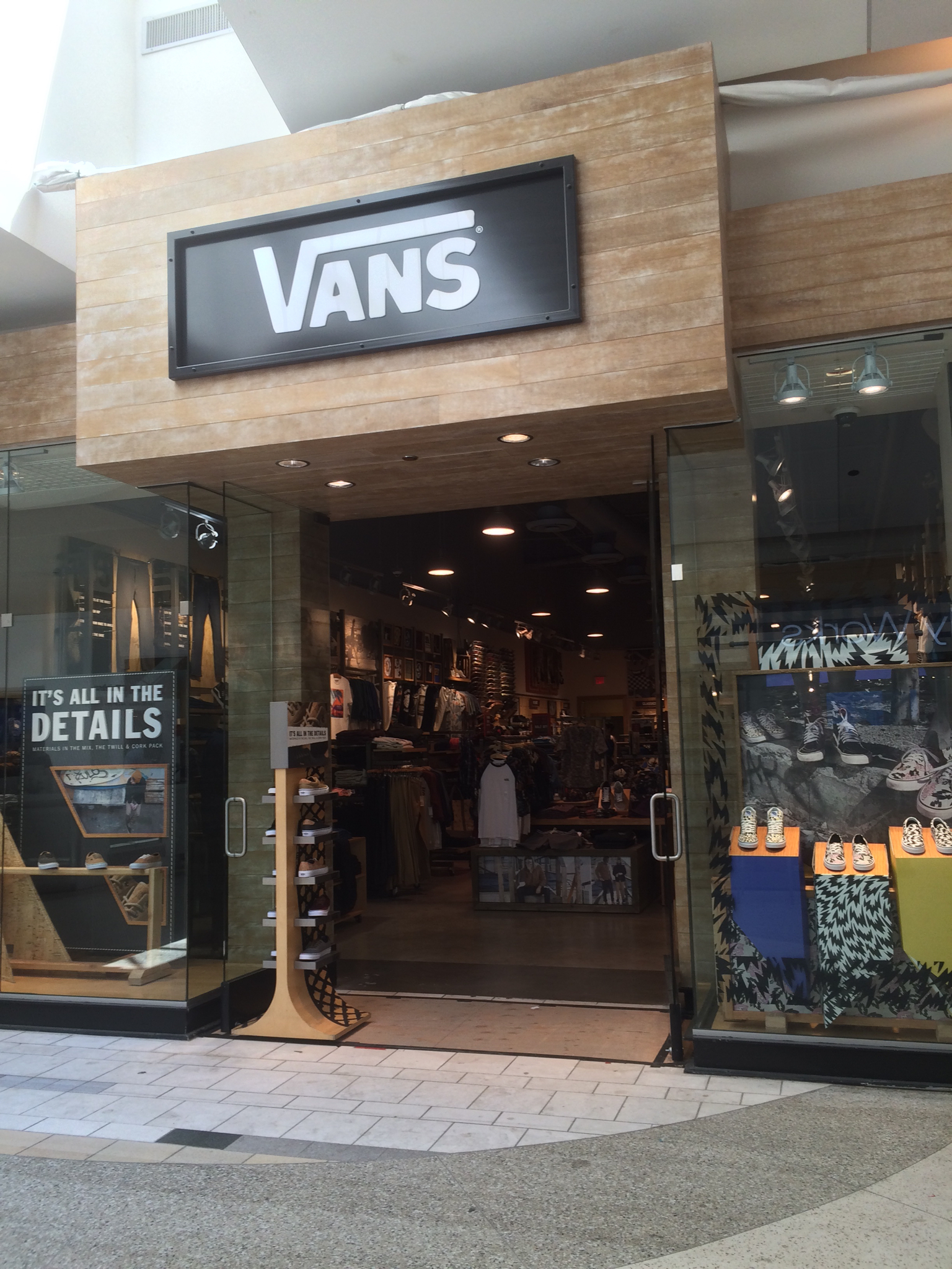 vans store in stonewood mall