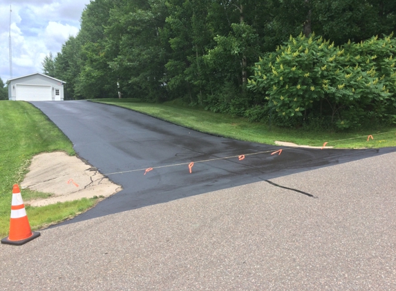 D&D Sealcoating & Striping - Wausau, WI