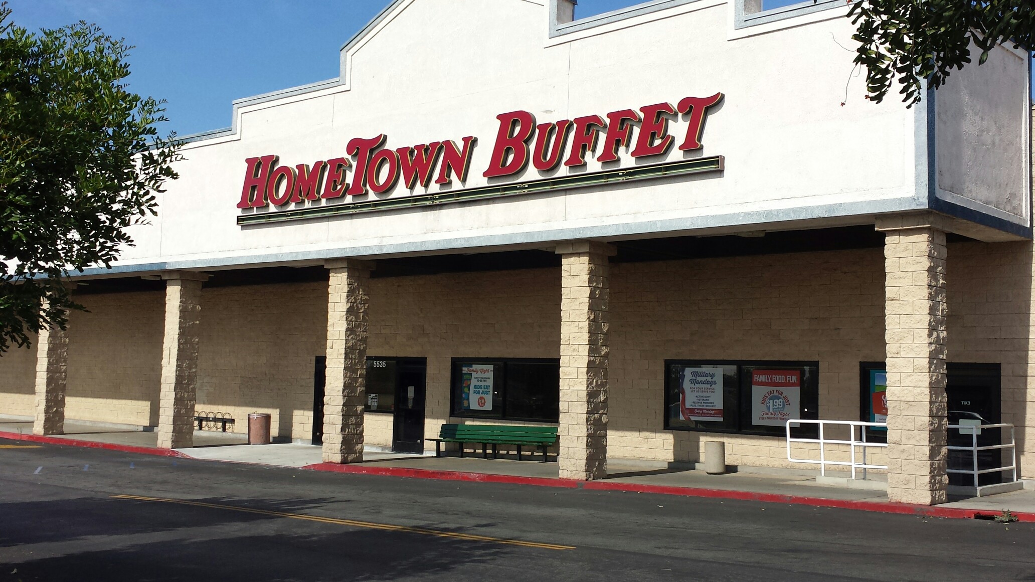 HomeTown Buffet - Temple City, CA 91780