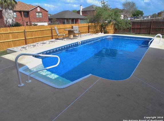 Vinyl Liner Pools by Terry Hodges Construction - San Antonio, TX