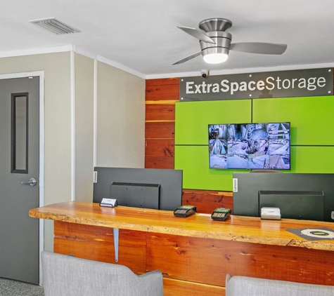 Extra Space Storage - Clearwater, FL