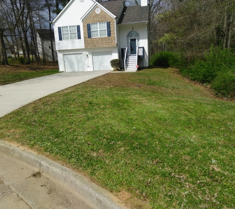 Smith And Sons Hedge's And Lawn Services - Stockbridge, GA. A job completed.