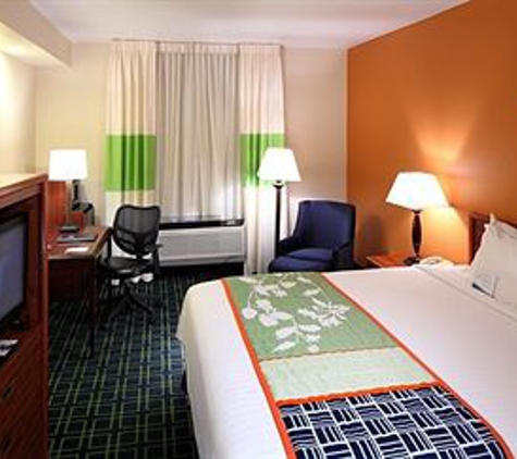 Fairfield Inn & Suites - San Carlos, CA