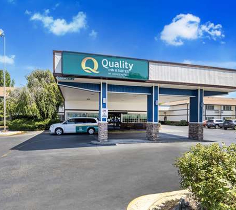 Quality Inn & Suites Medford Airport - Medford, OR