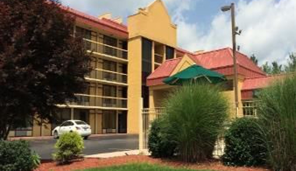 Days Inn - Bristol, VA