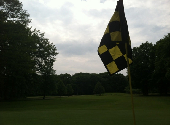 Charlevoix Country Club - Charlevoix, MI