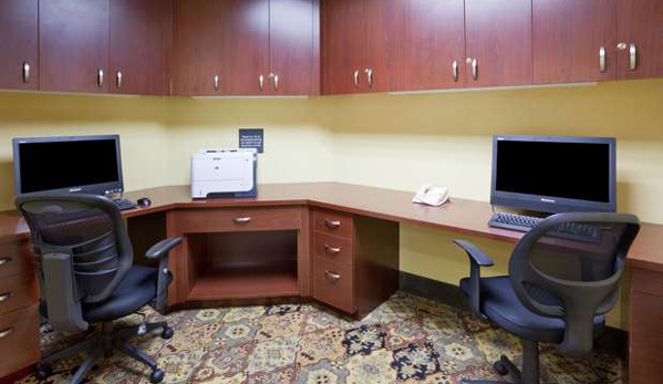 Hampton Inn & Suites Lino Lakes - Lino Lakes, MN