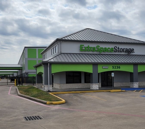 Extra Space Storage - Baytown, TX