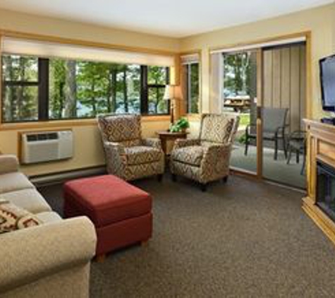 Pointe Hotel & Suites And Conference Center - Minocqua, WI