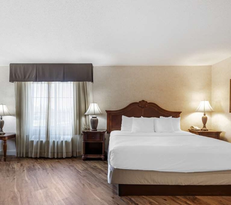 Best Western Plus Steeplegate Inn - Davenport, IA