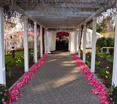 The Amber Room Colonnade - Danbury, CT